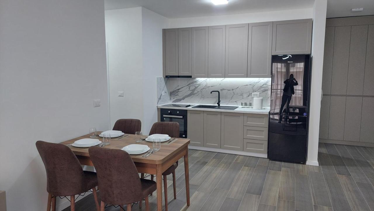 Amelja'S Apartment Szkodra Zewnętrze zdjęcie